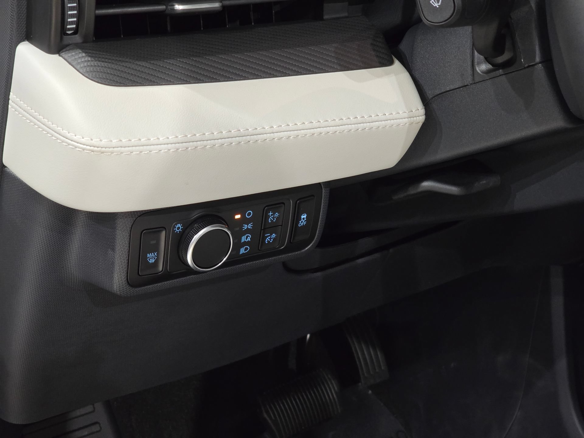 New 2025 Ford Mustang Mach-E Premium AWD/4WD image 17