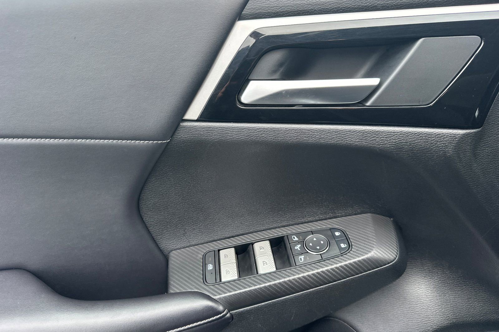 Used 2024 Mitsubishi Outlander SE image 13