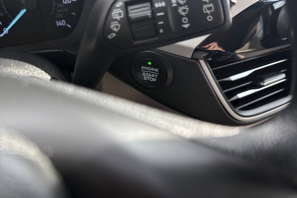 Used 2020 Ford Escape SE image 15