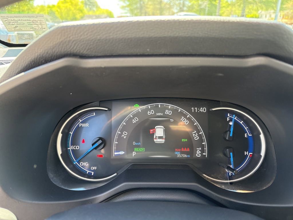 Used 2025 Toyota RAV4 XLE AWD/4WD image 24