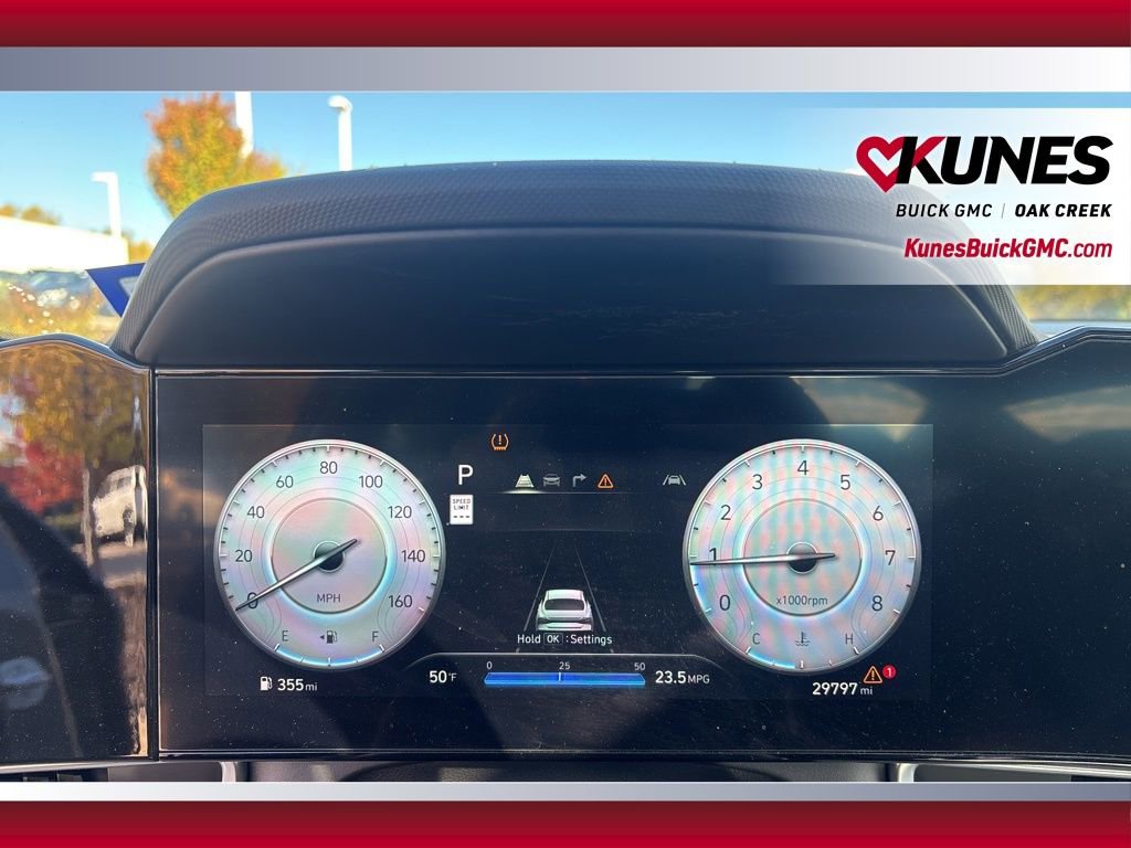 Used 2025 Hyundai Elantra Limited image 14