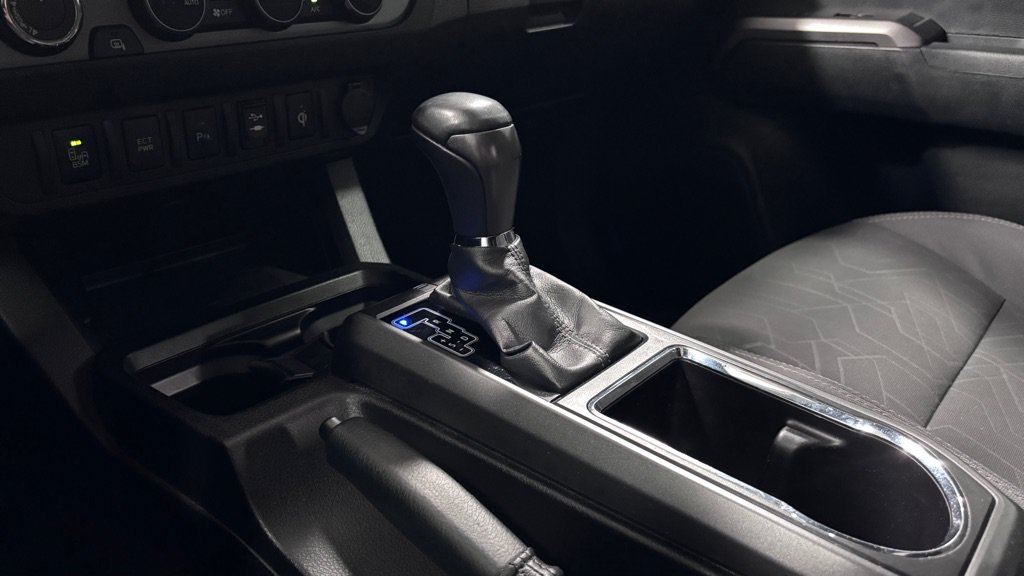 Used 2016 Toyota Tacoma TRD Sport AWD/4WD image 14