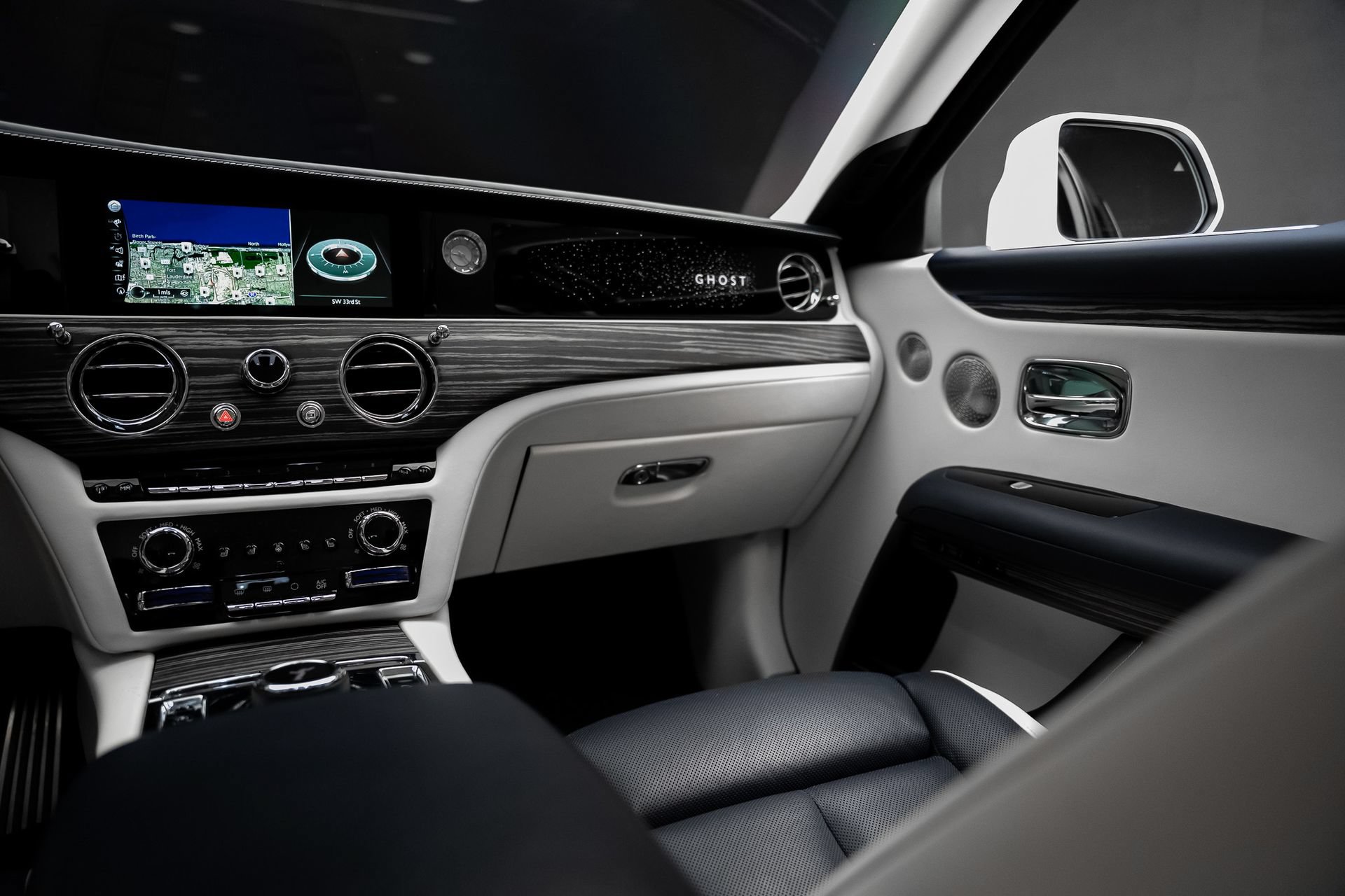 Used 2022 Rolls-Royce Ghost Extended Wheelbase AWD/4WD image 38