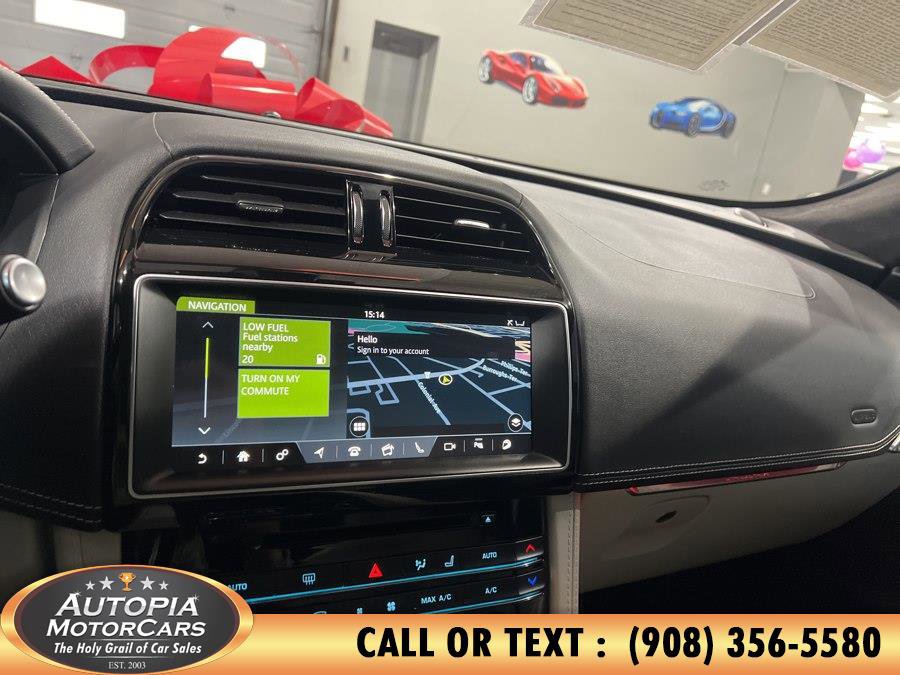 Used 2020 Jaguar F-PACE SVR image 36