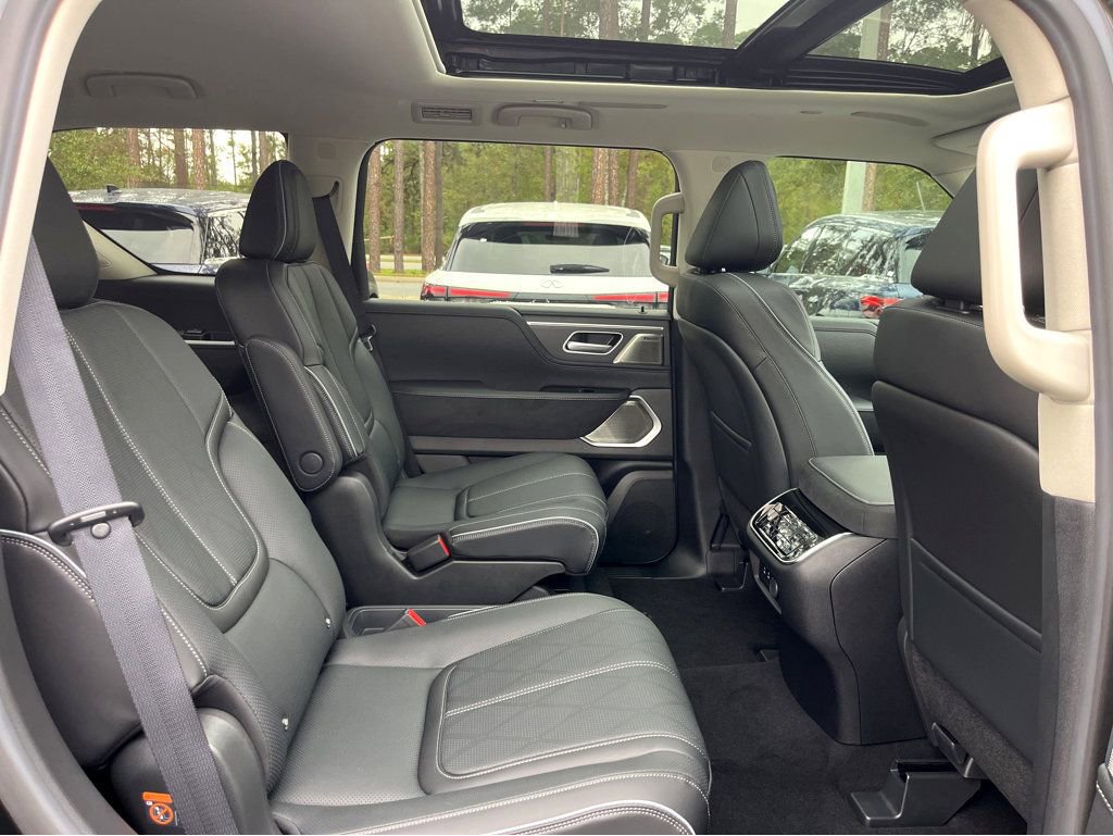 Certified 2025 INFINITI QX80 Sensory image 23