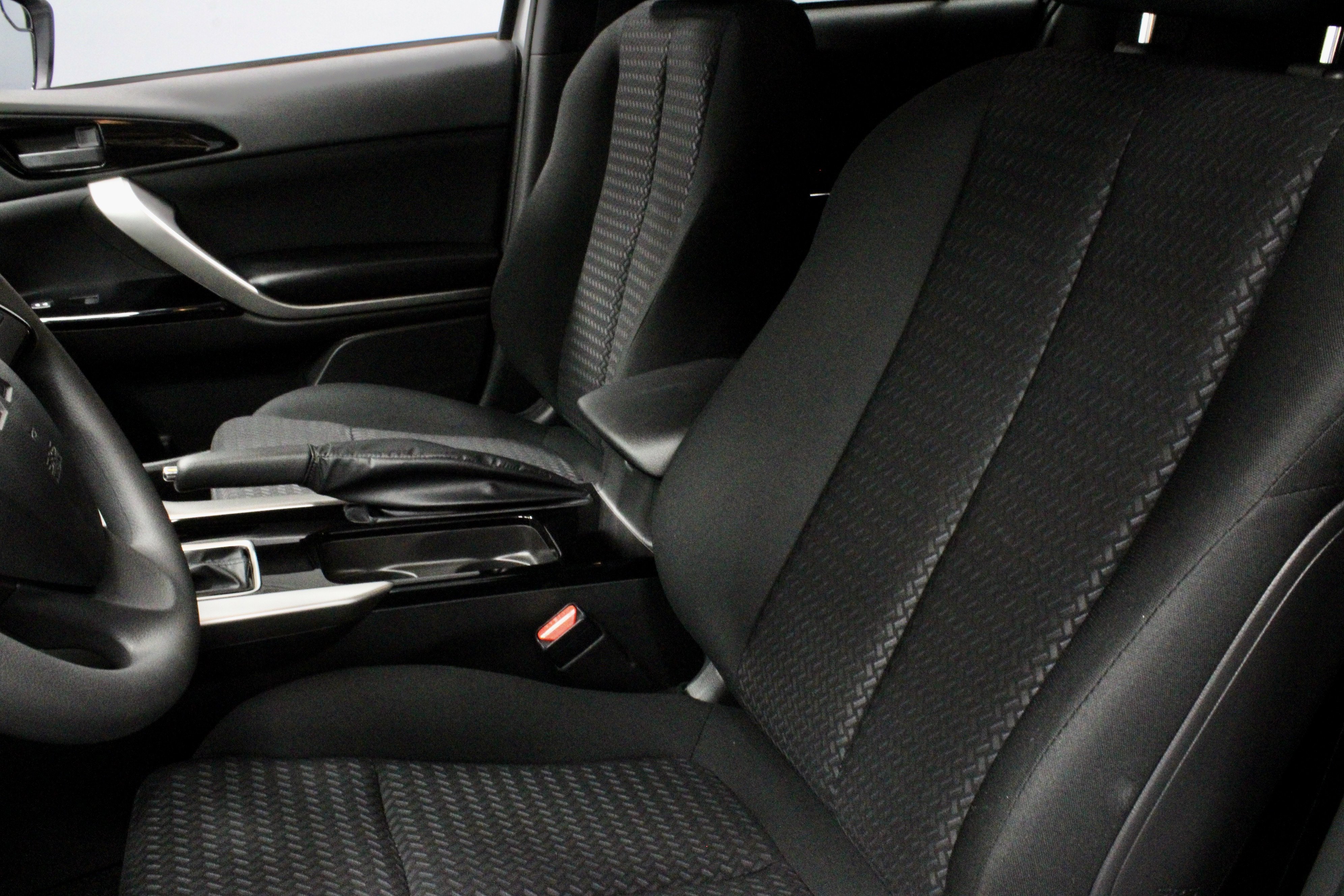 New 2025 Mitsubishi Eclipse Cross LE image 18
