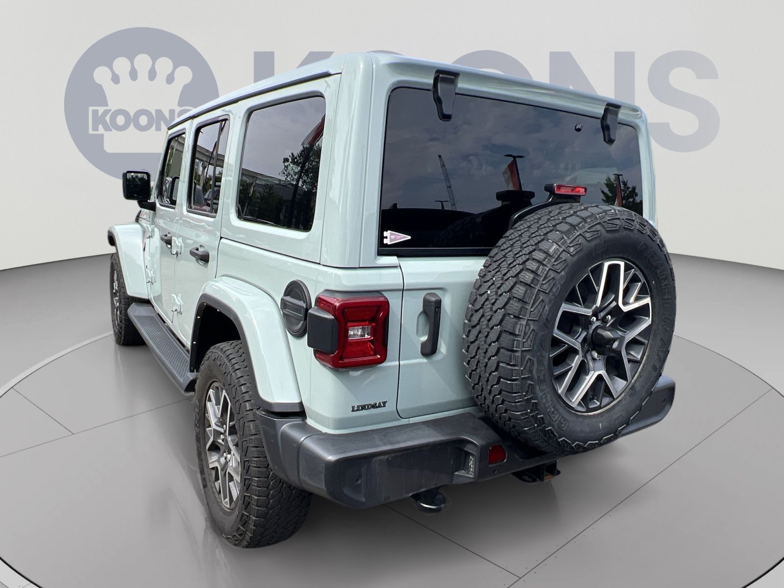Used 2024 Jeep Wrangler Unlimited Sahara AWD/4WD image 4