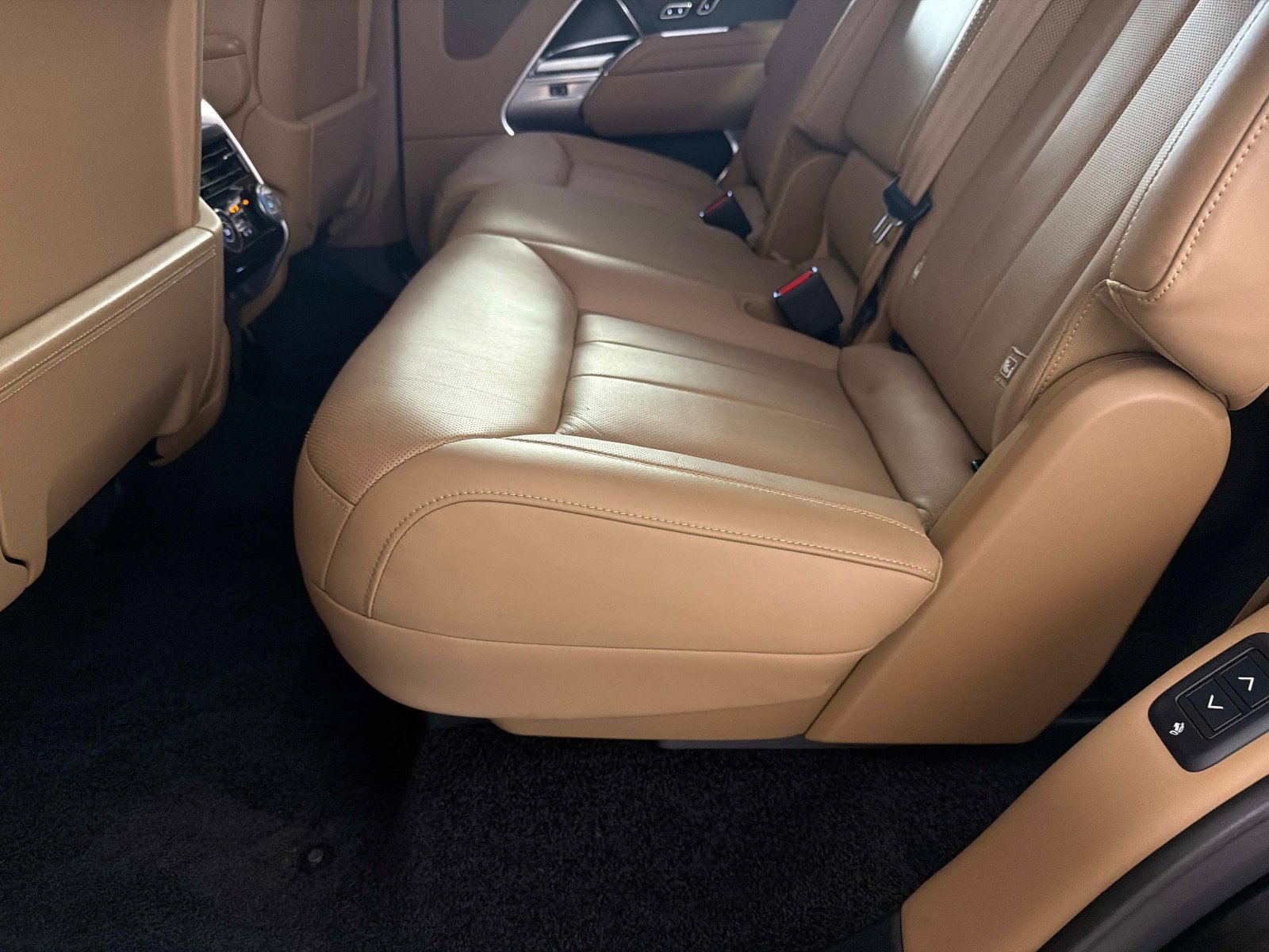 Used 2025 Land Rover Range Rover Long Wheelbase SE image 31