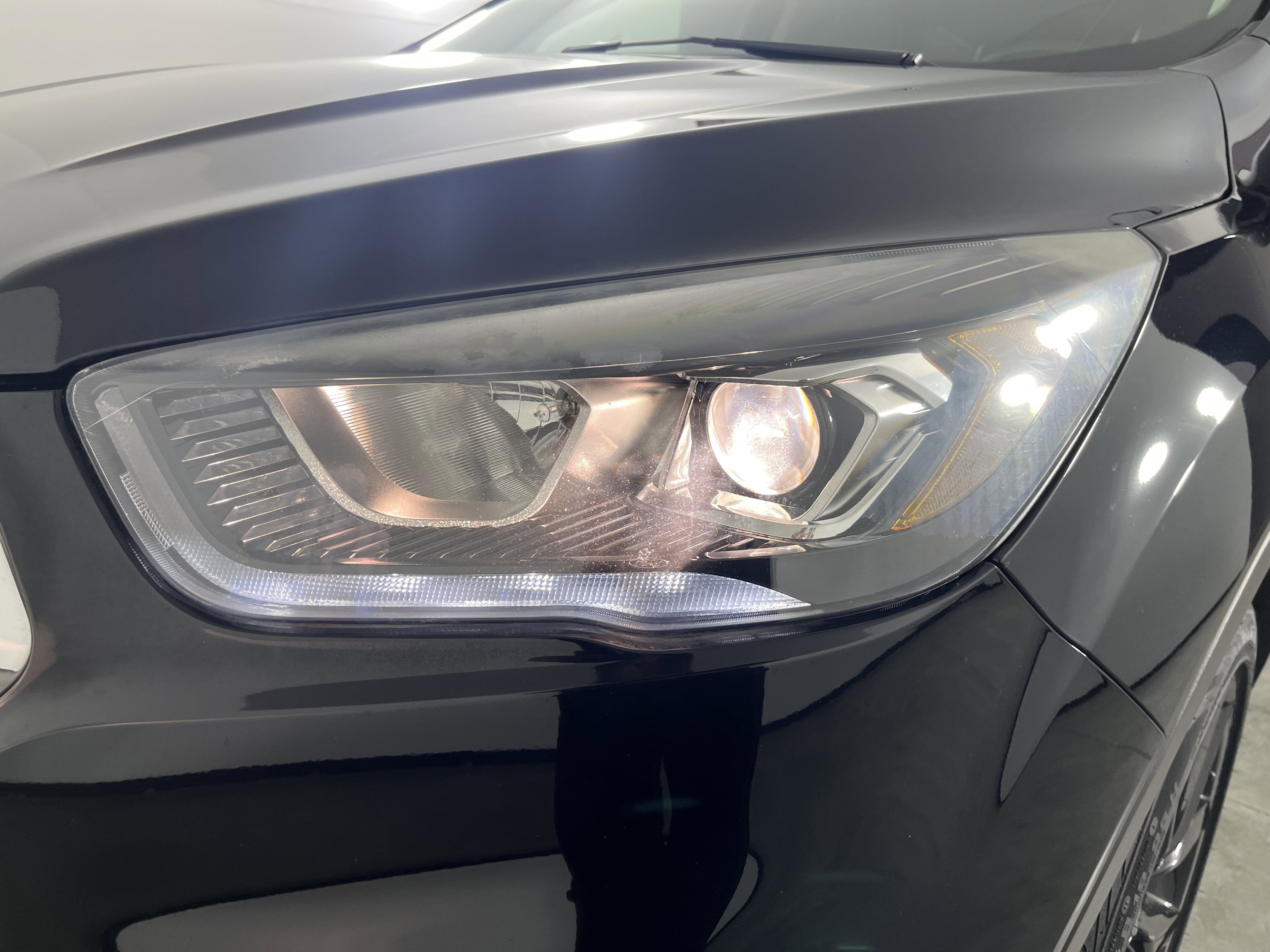 Used 2018 Ford Escape SE w/ SE Sport Appearance Package image 25