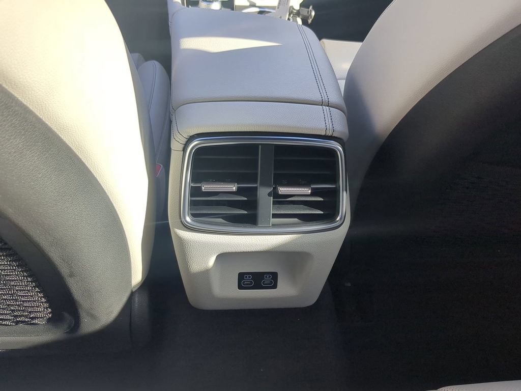Used 2025 Genesis G70 2.5T RWD image 26