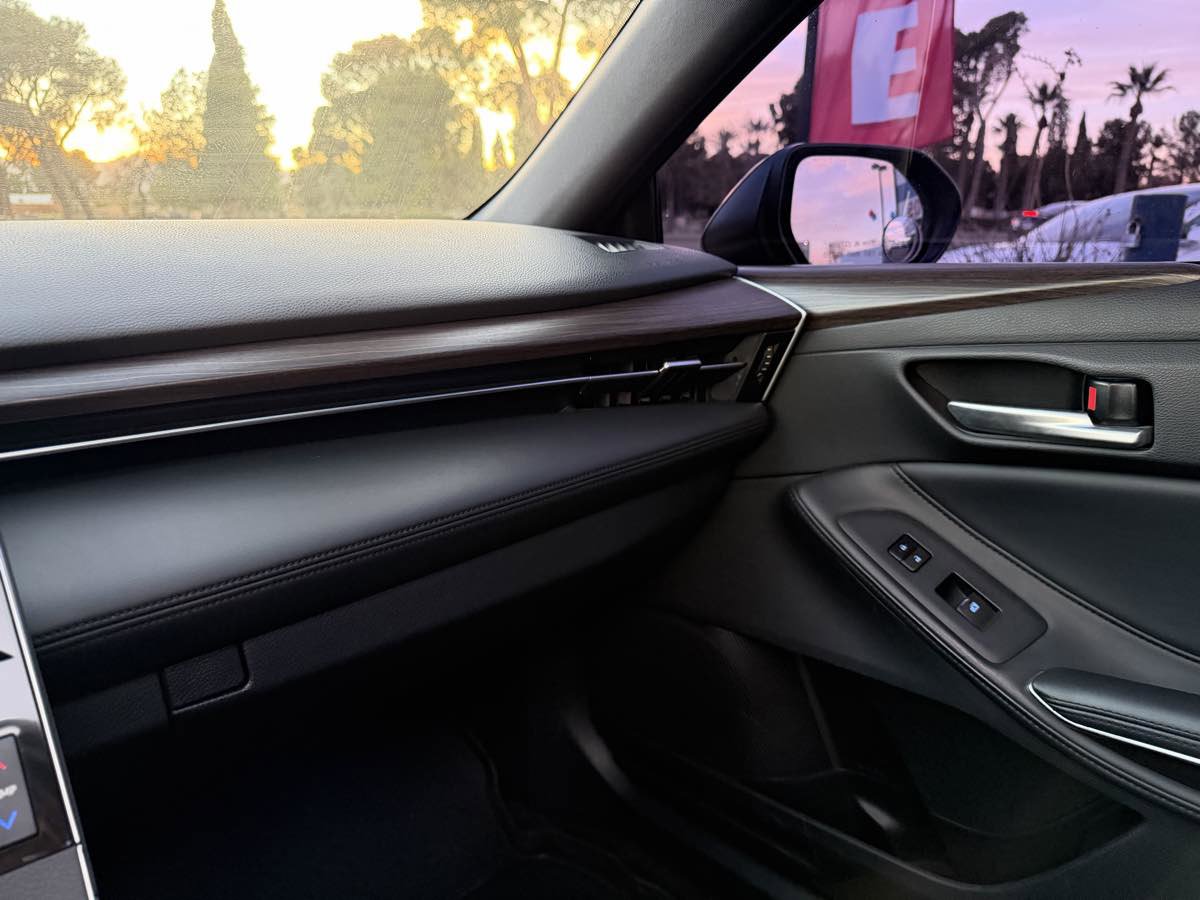 Used 2019 Toyota Avalon XLE w/ Moonroof Package FWD image 18