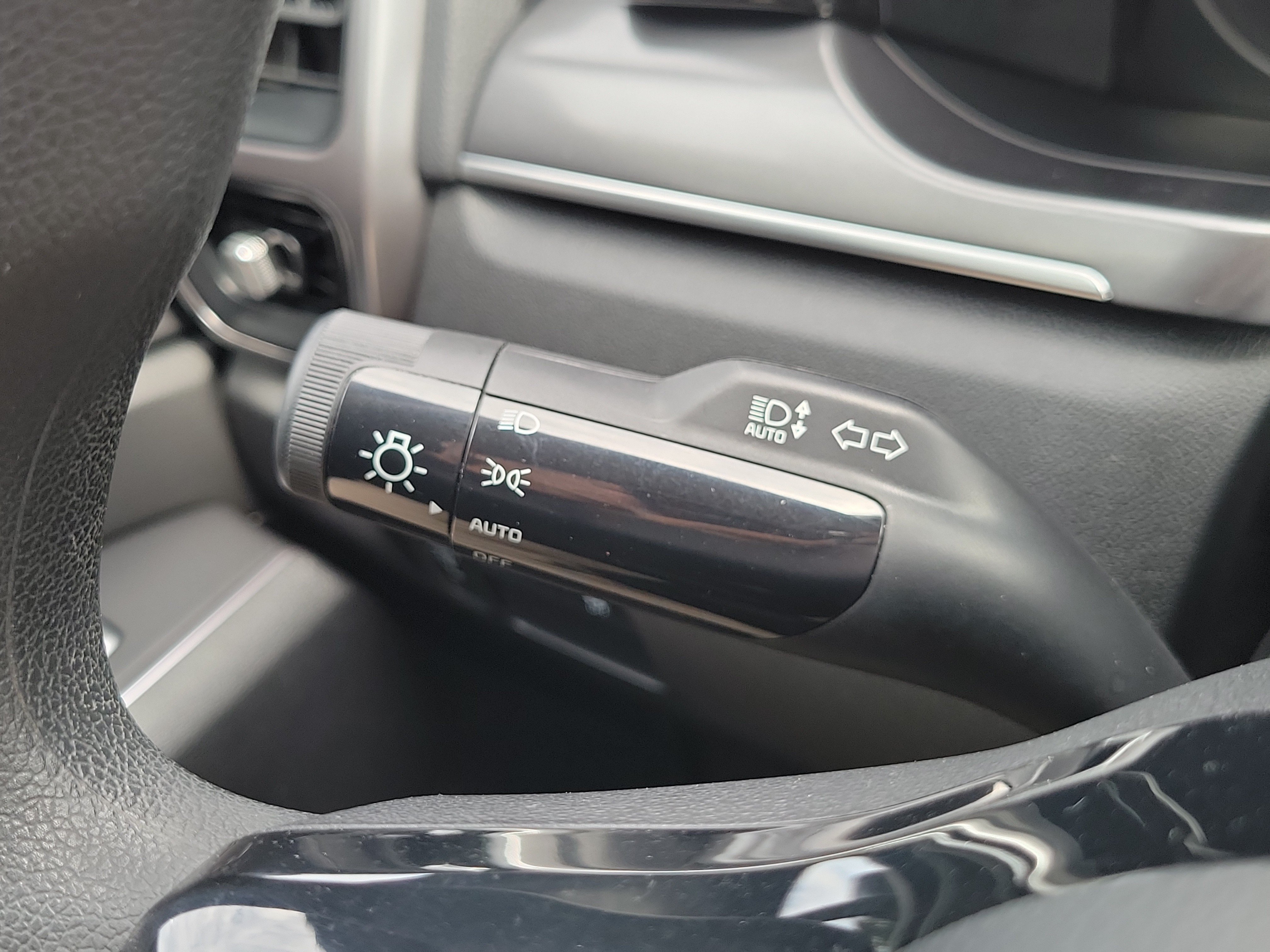 Certified 2023 Kia Sorento LX FWD image 29