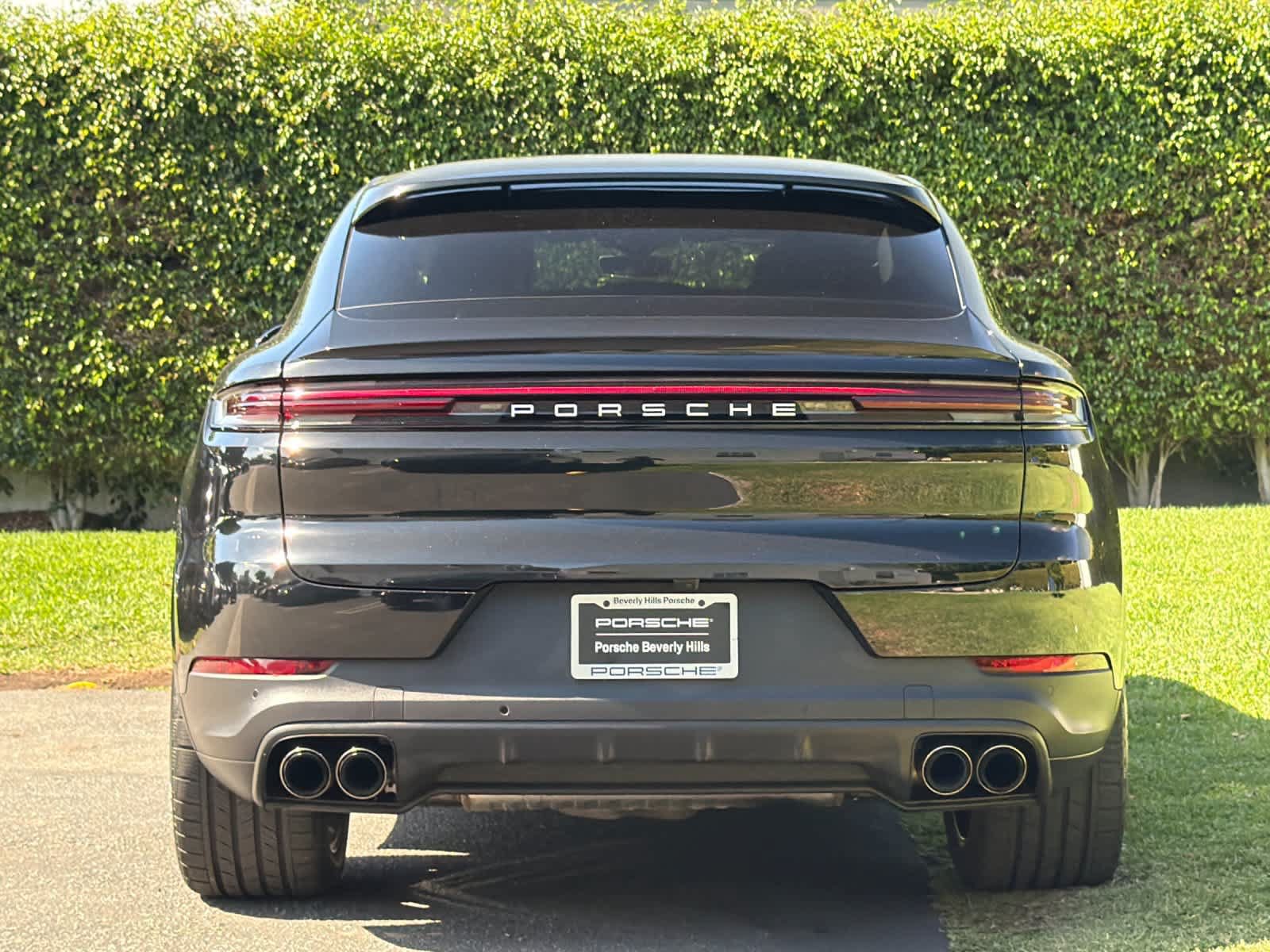 Used 2024 Porsche Cayenne Coupe AWD/4WD image 7