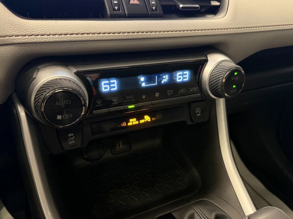 Used 2023 Toyota RAV4 XLE Premium image 15