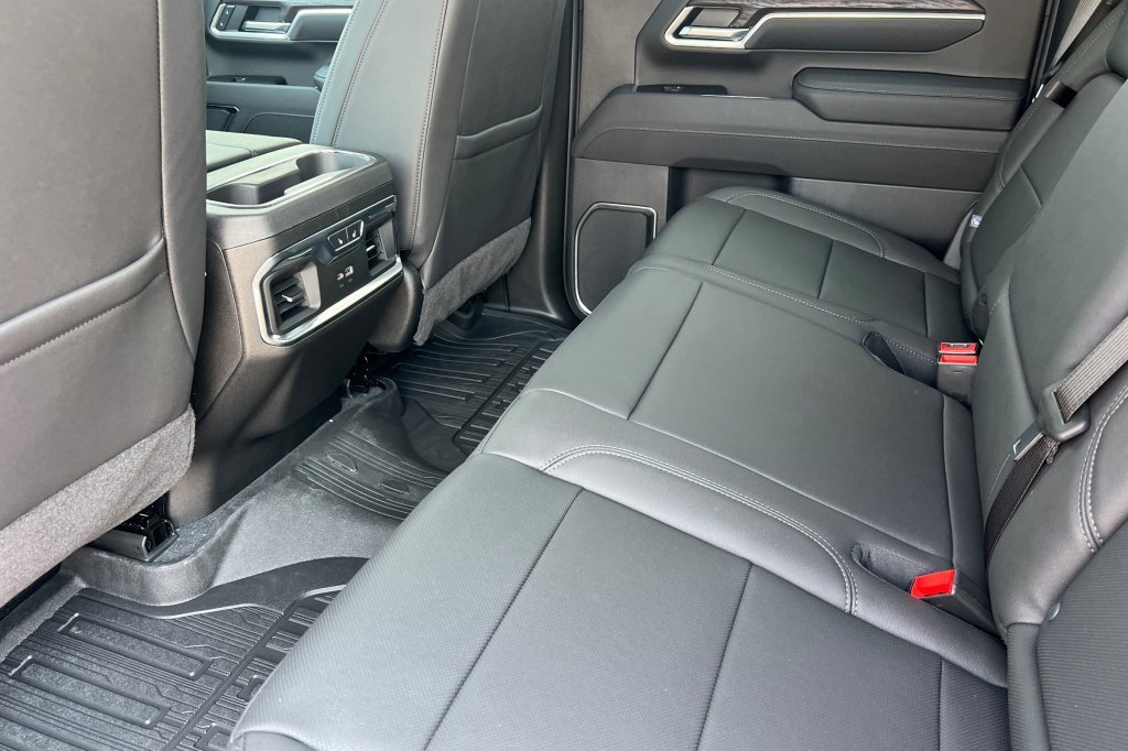 New 2026 GMC Sierra 2500 SLT image 9
