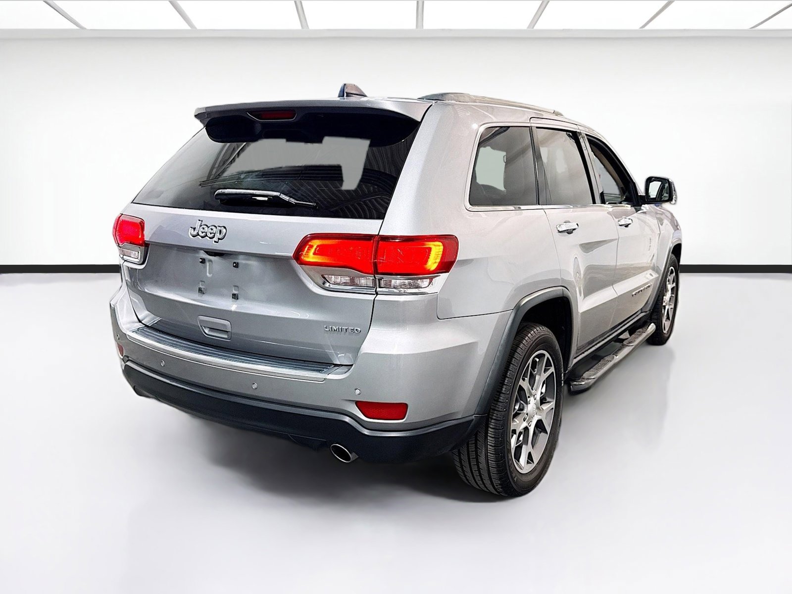 Used 2020 Jeep Grand Cherokee Limited image 3