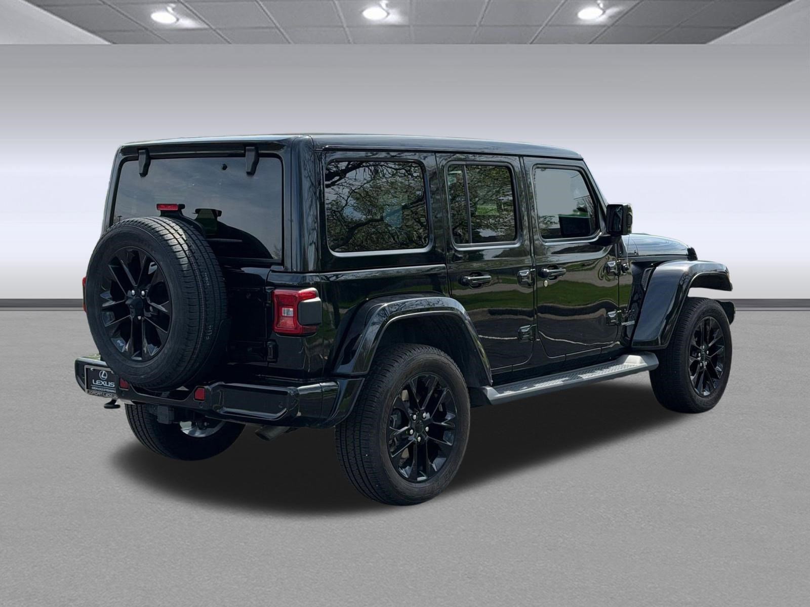 Used 2021 Jeep Wrangler Unlimited Sahara AWD/4WD image 8