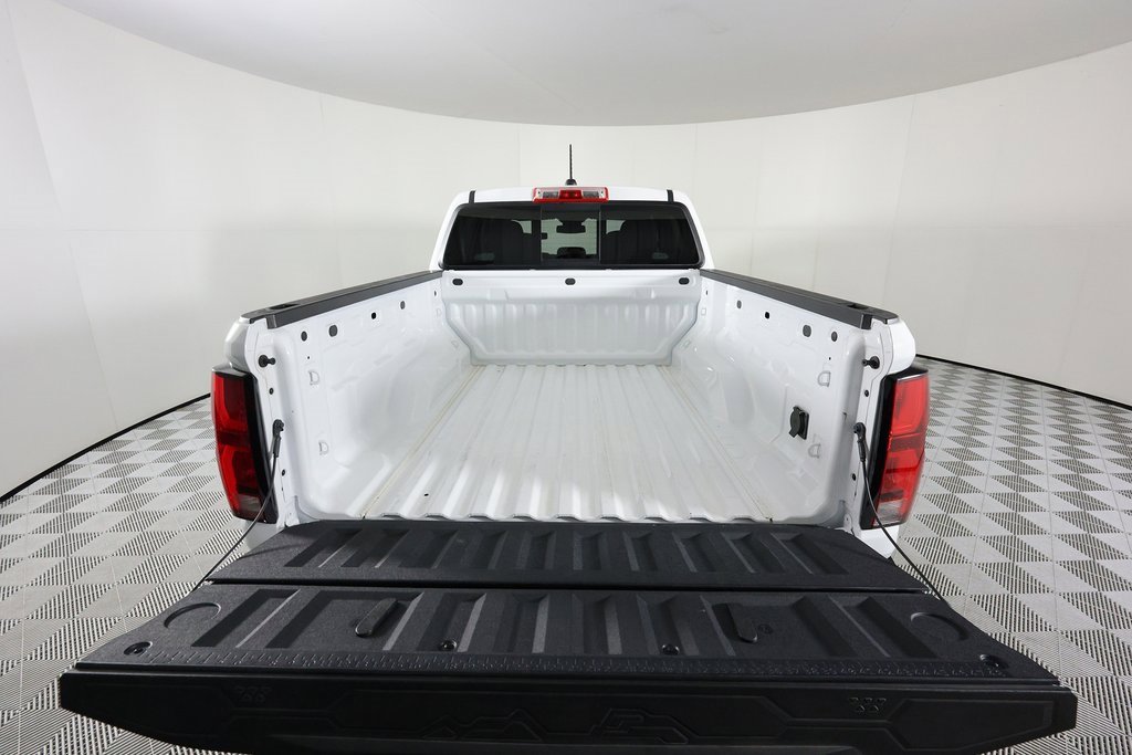 Used 2024 Chevrolet Colorado Z71 w/ Z71 Convenience Package 2 image 7