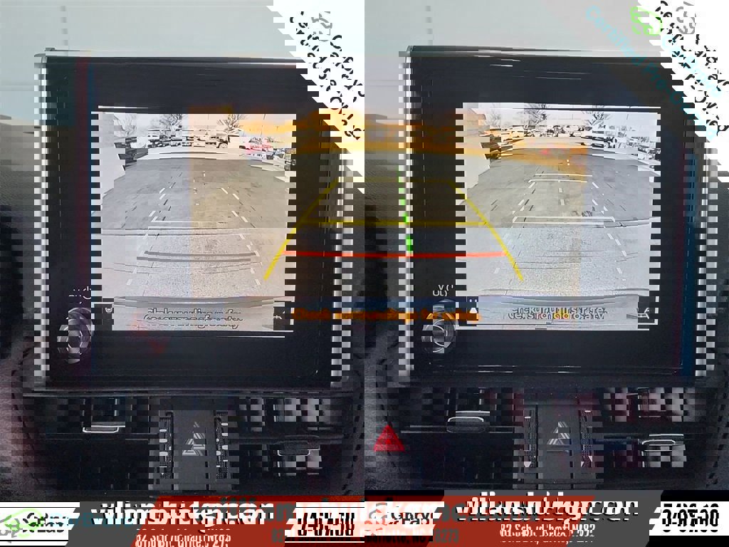 Used 2023 Toyota RAV4 XLE Premium image 16