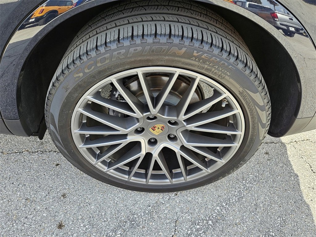 Used 2022 Porsche Cayenne image 43