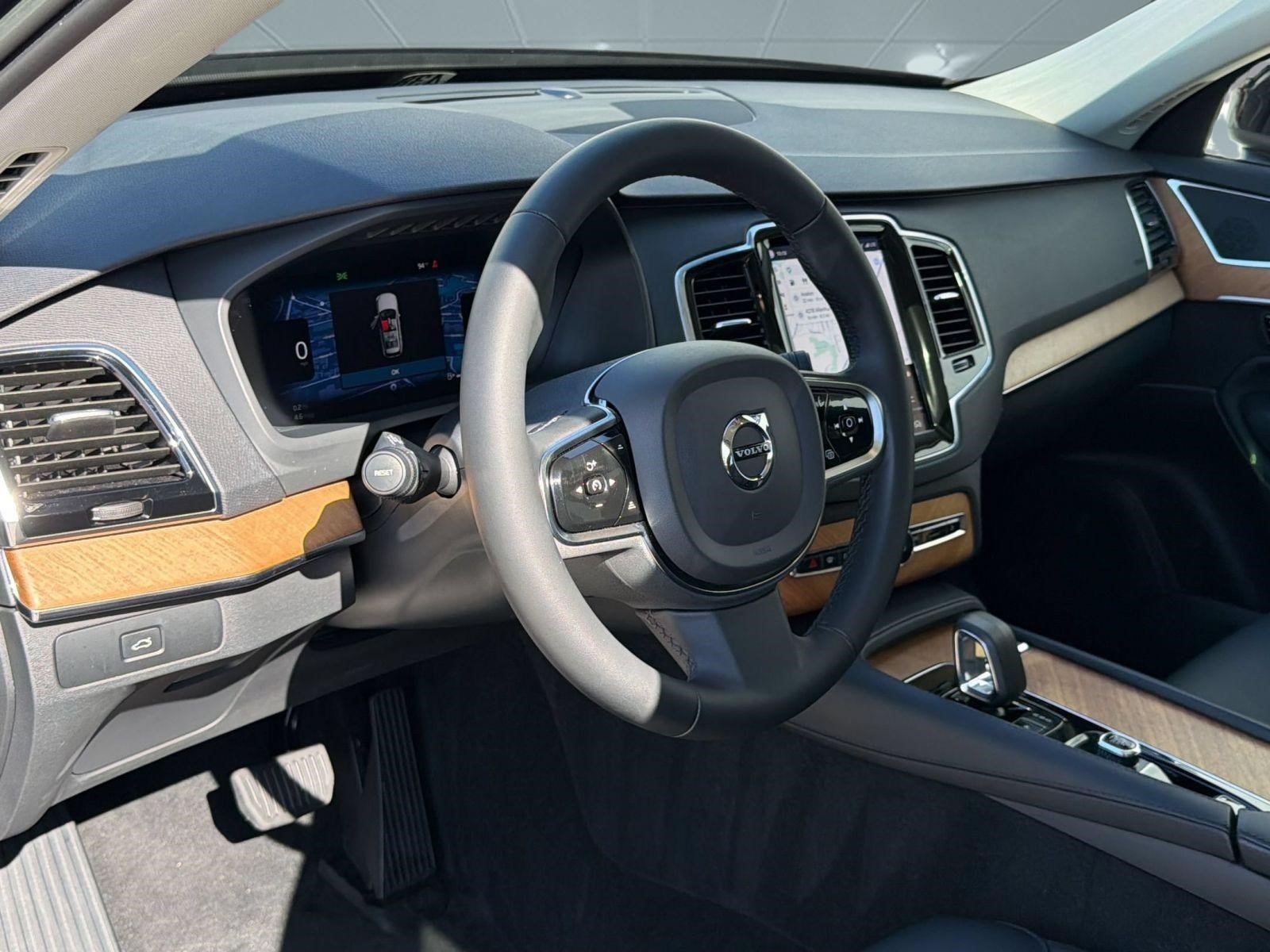 Used 2023 Volvo XC90 B6 Plus AWD/4WD image 4