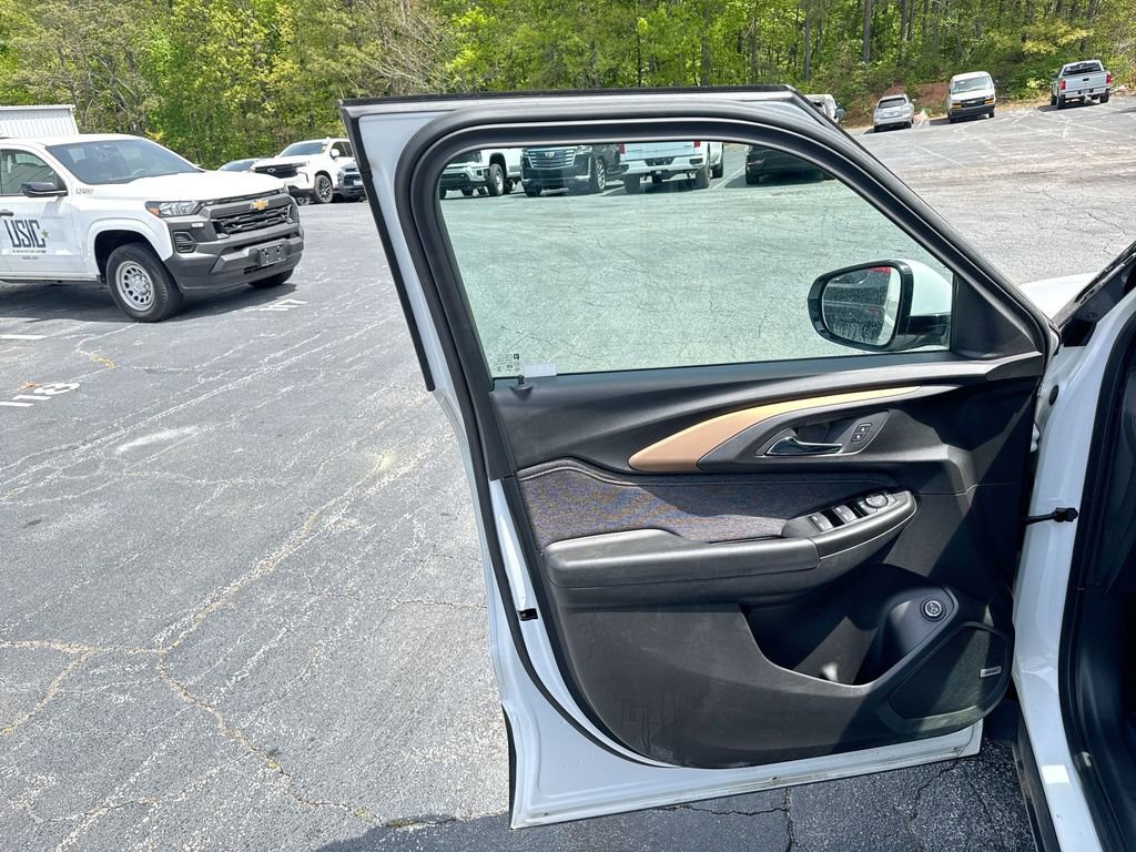 Used 2023 Chevrolet TrailBlazer ACTIV w/ Sun and Liftgate Package image 13