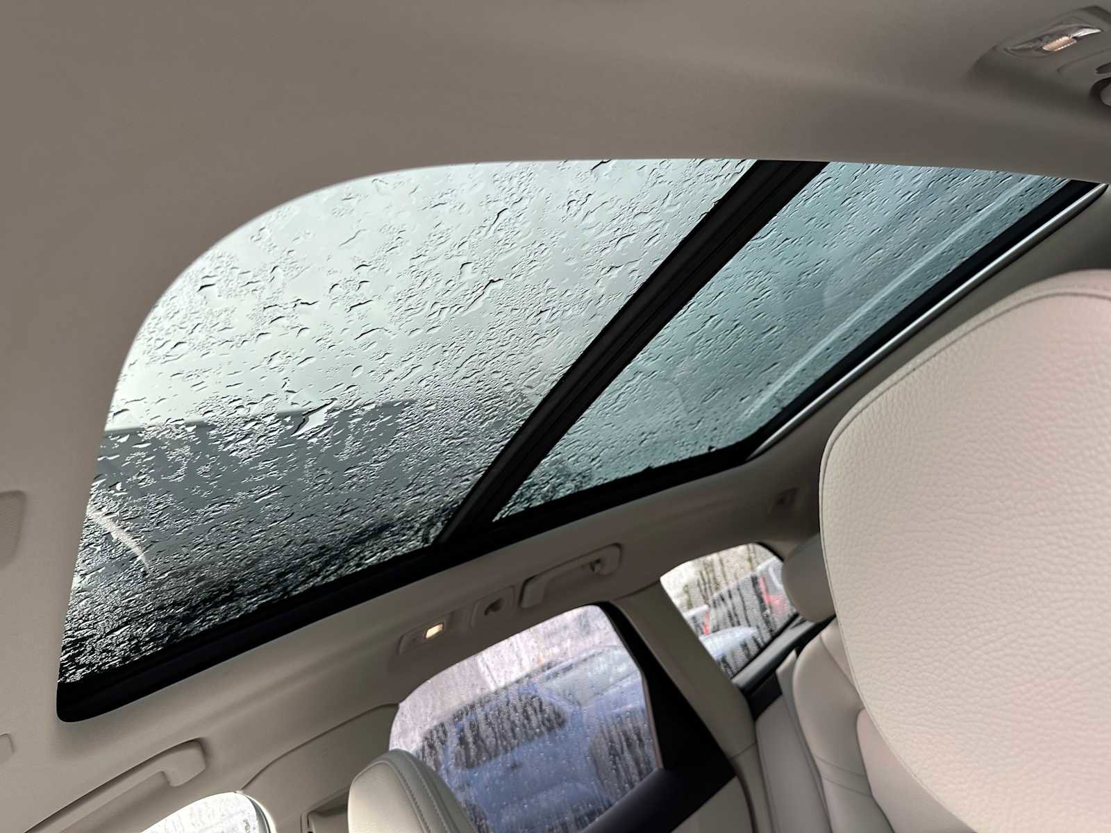 Used 2025 Volvo XC60 B5 Plus w/ Protection Package Premier image 23