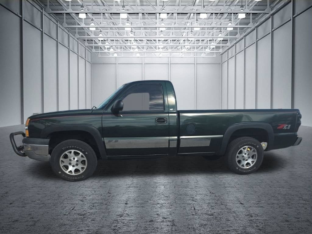 Used 2004 Chevrolet Silverado 1500 W/T w/ Snow Plow Prep Package AWD/4WD image 3