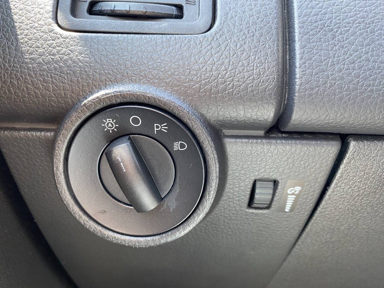 Used 2008 Ford Edge SE FWD image 30