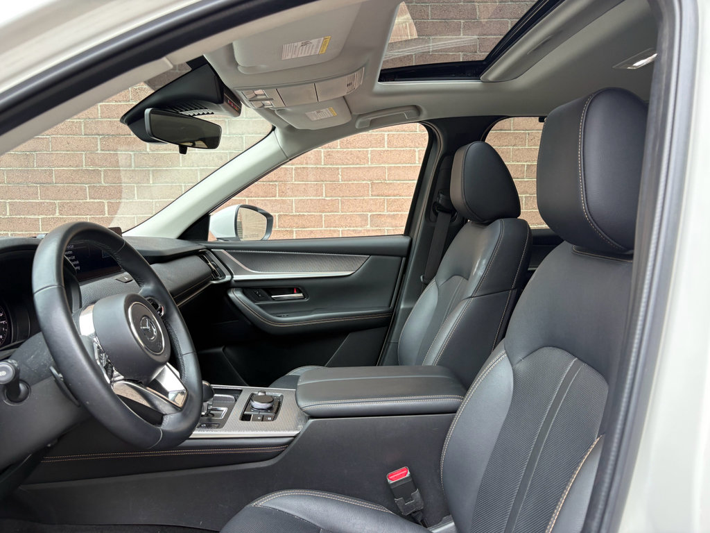 Used 2024 MAZDA CX-90 Plug-In Hybrid w/ Preferred AWD/4WD image 11