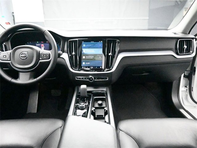 Used 2024 Volvo S60 B5 Core image 9