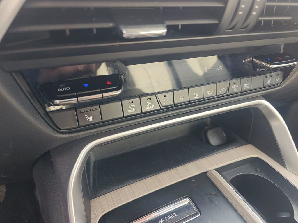 Used 2024 MAZDA CX-90 Plug-In Hybrid w/ Preferred image 9