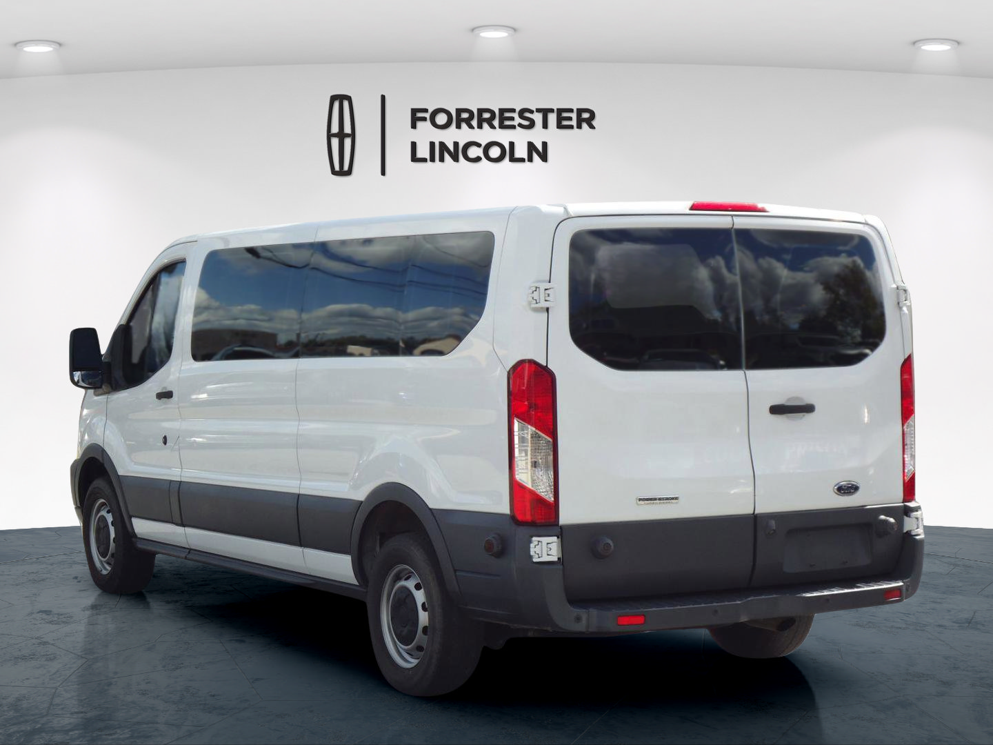 Used 2017 Ford Transit 350 XL RWD image 5