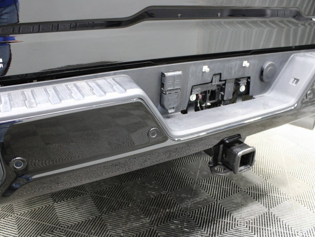 Used 2024 GMC Sierra 2500 AT4 image 45