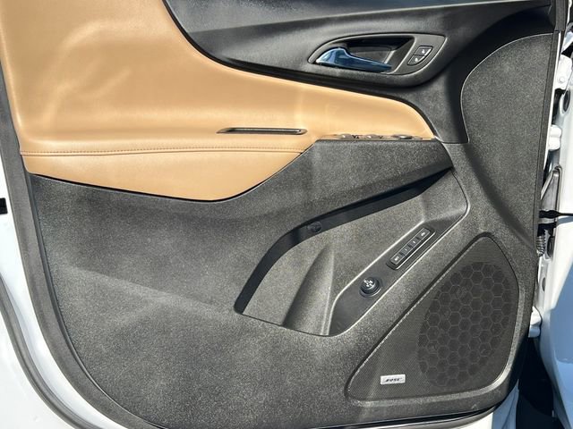 Used 2023 Chevrolet Equinox Premier image 16