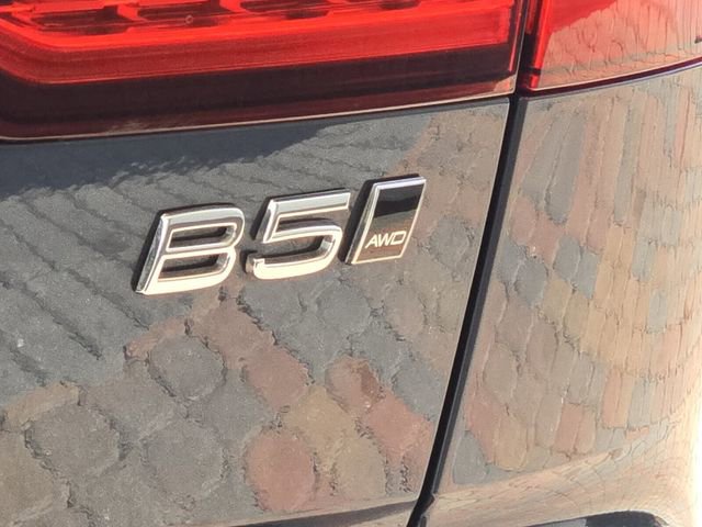 Certified 2025 Volvo V60 B5 Cross Country Plus image 9