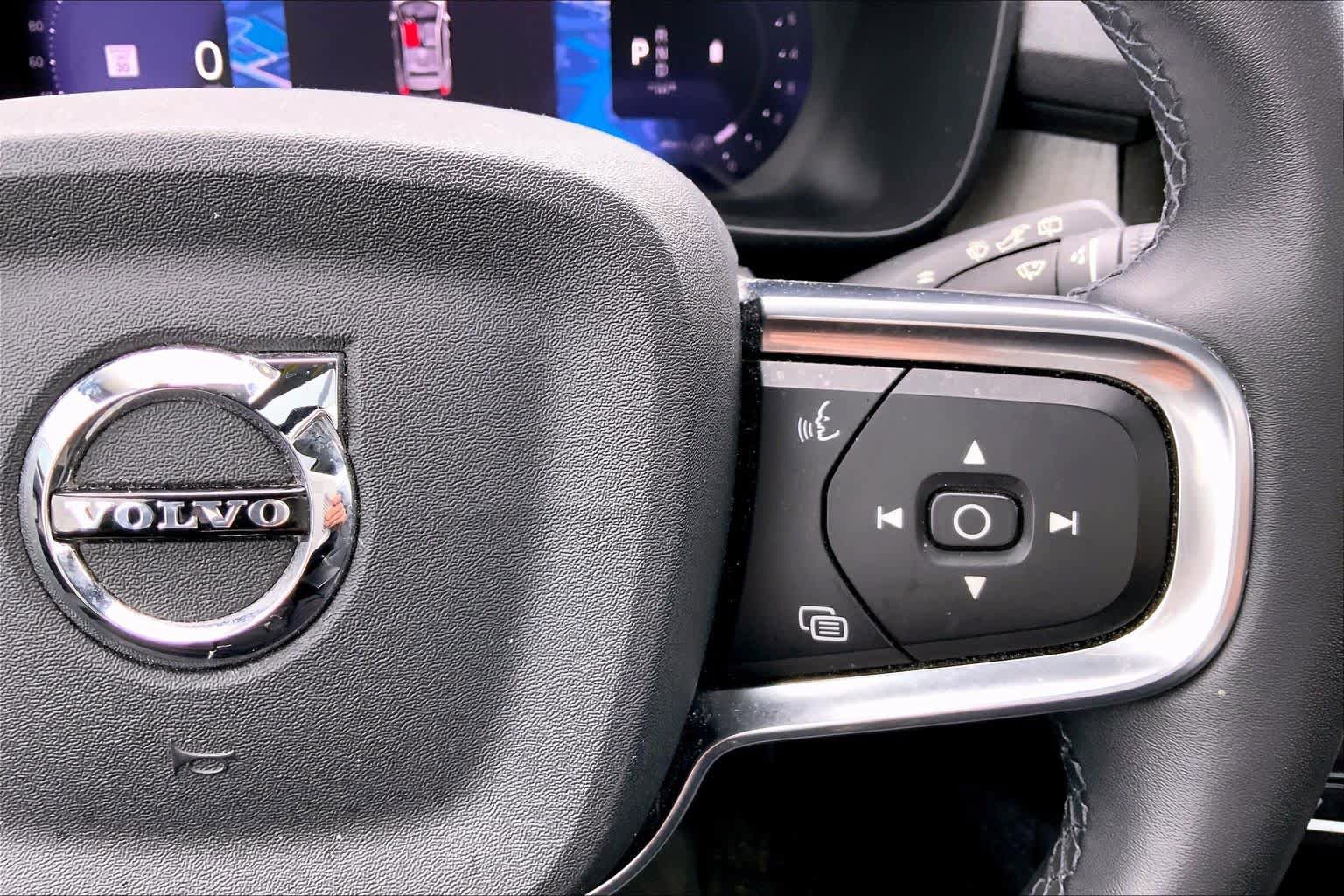 Used 2023 Volvo XC40 B5 Plus w/ Driver Assist Package AWD/4WD image 25