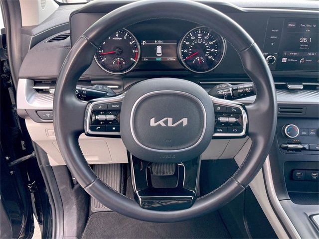 Used 2024 Kia Carnival LX image 14