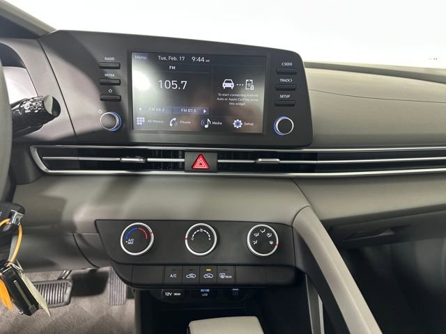 Certified 2025 Hyundai Elantra SE image 20