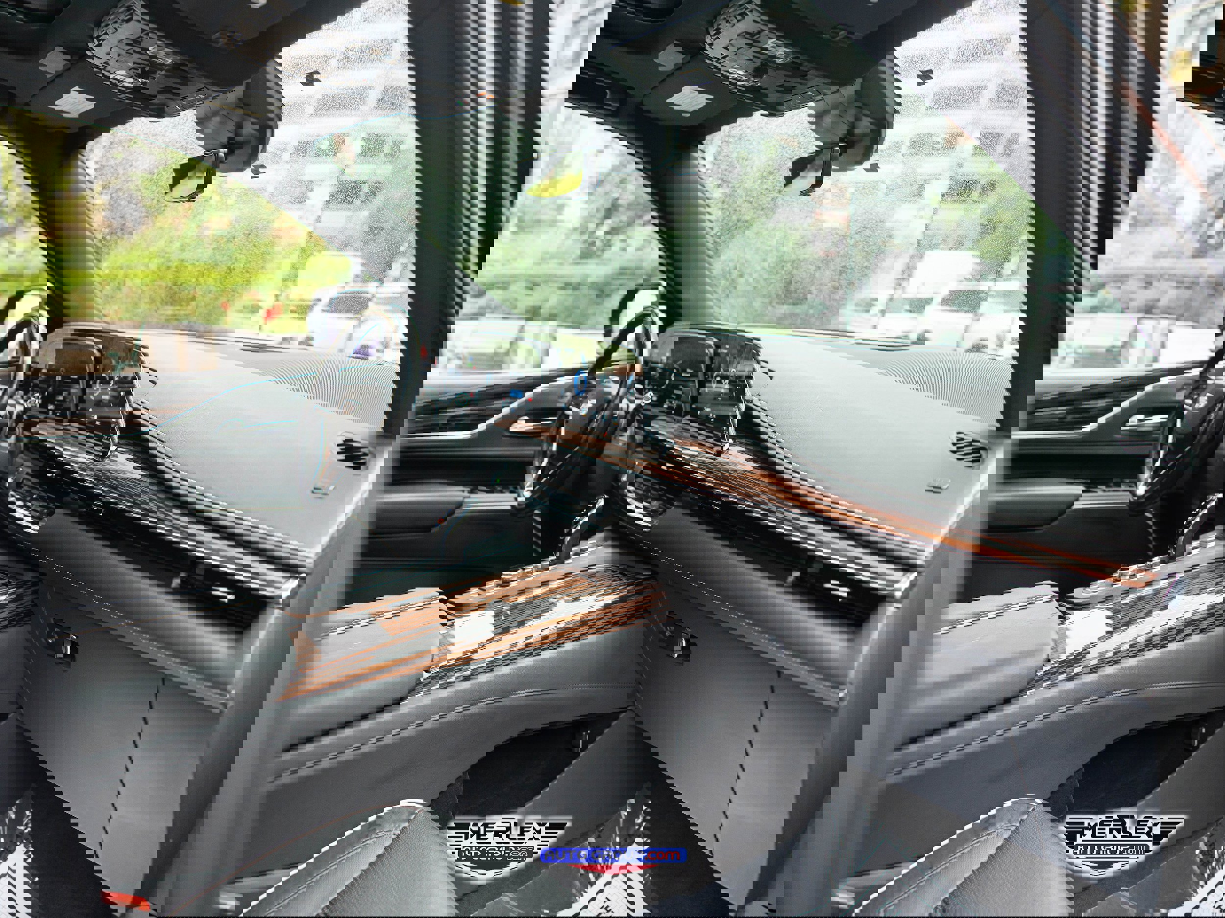 Used 2022 Cadillac Escalade ESV Premium Luxury image 15