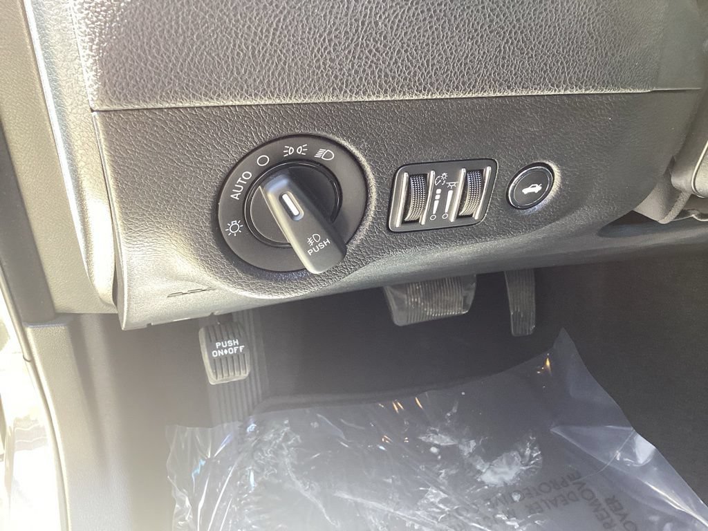 Used 2023 Dodge Charger SXT AWD/4WD image 10