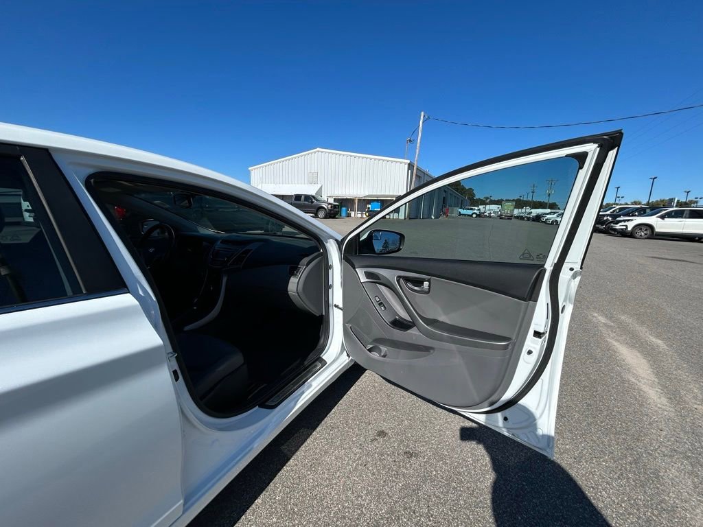 Used 2016 Hyundai Elantra Limited image 21