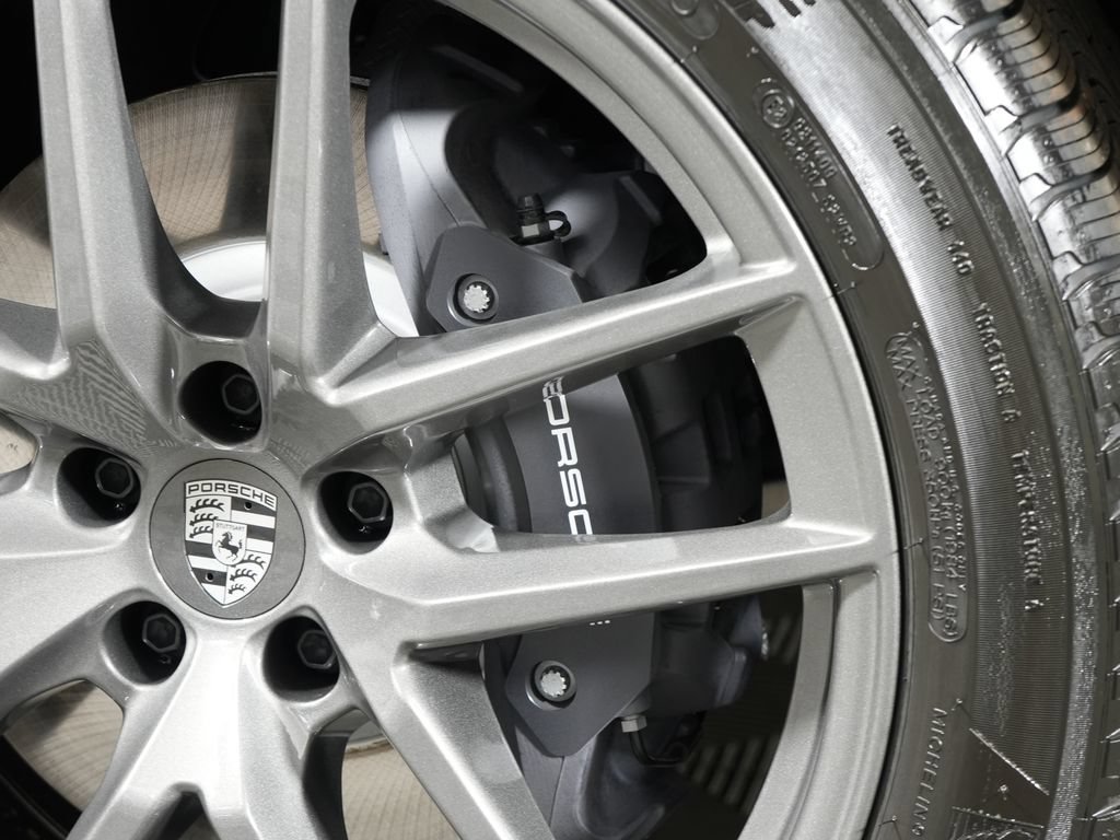 Certified 2026 Porsche Macan Turbo AWD/4WD image 14