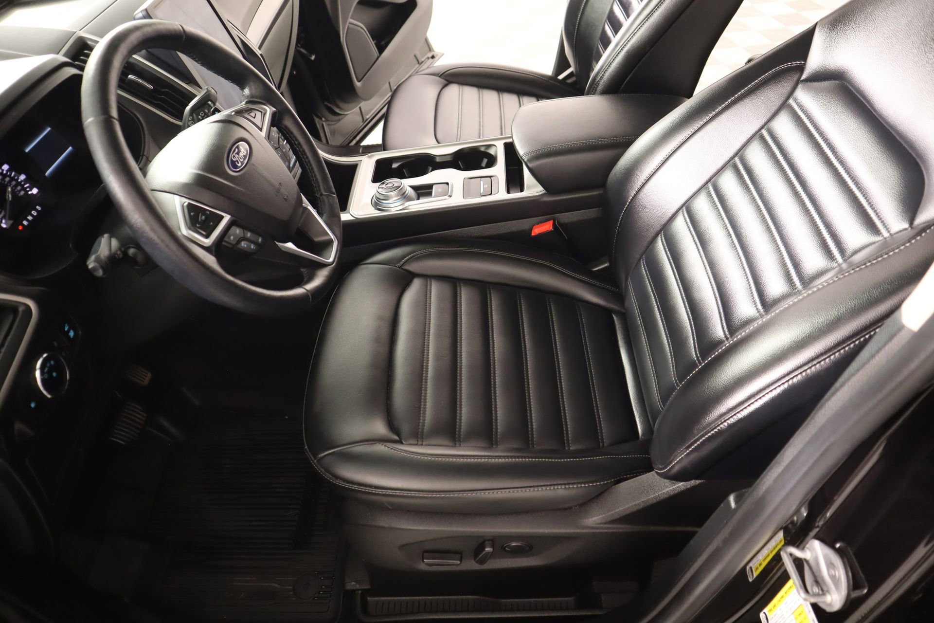 Used 2023 Ford Edge SEL w/ Convenience Package image 11