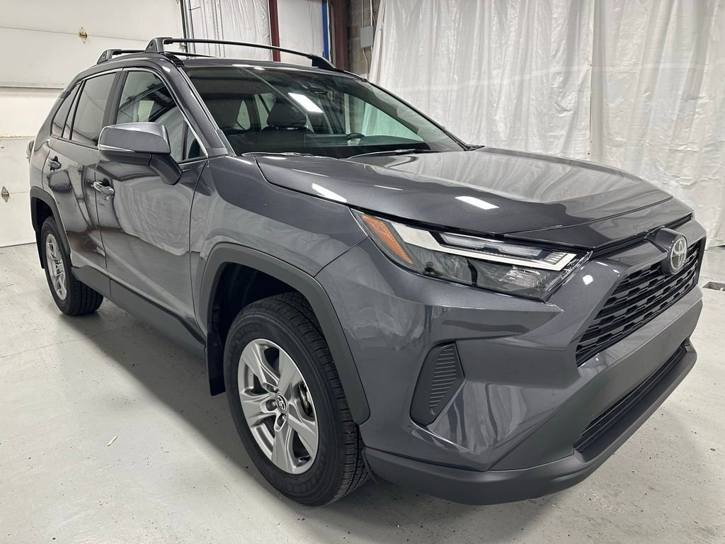 Used 2025 Toyota RAV4 XLE image 1