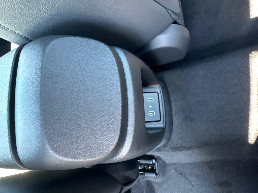 New 2026 Hyundai Elantra Limited FWD image 23