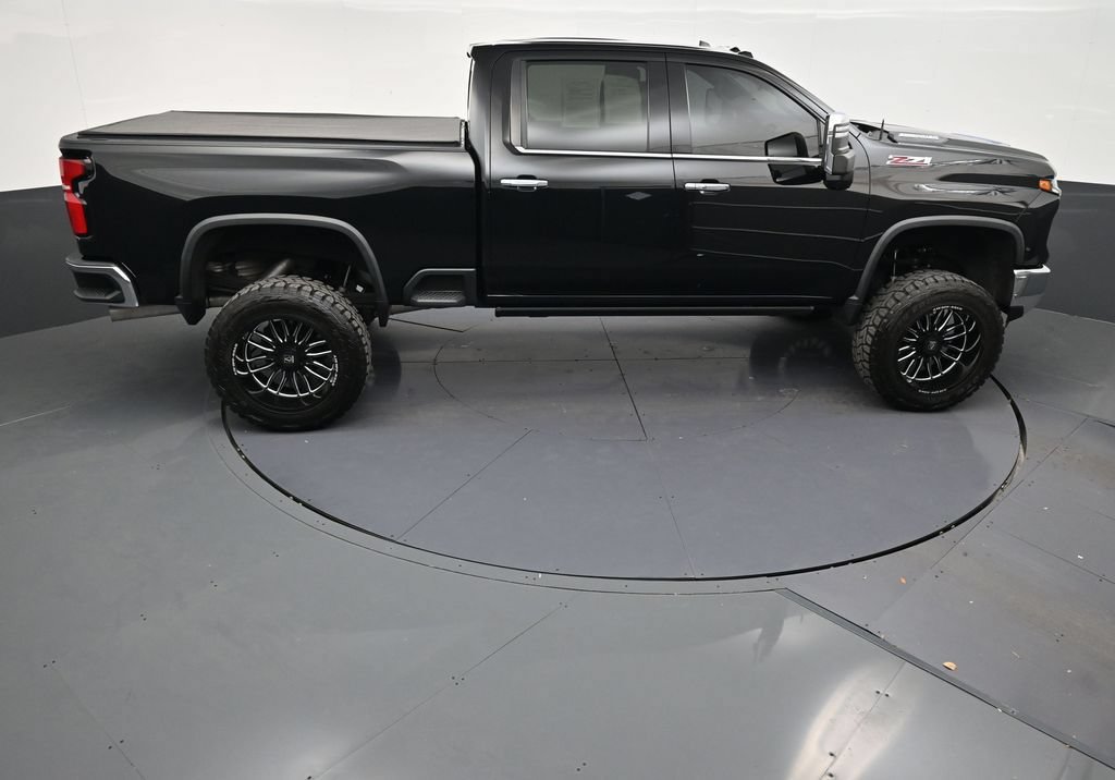 Used 2024 Chevrolet Silverado 2500 LTZ w/ LTZ Plus Package AWD/4WD image 18