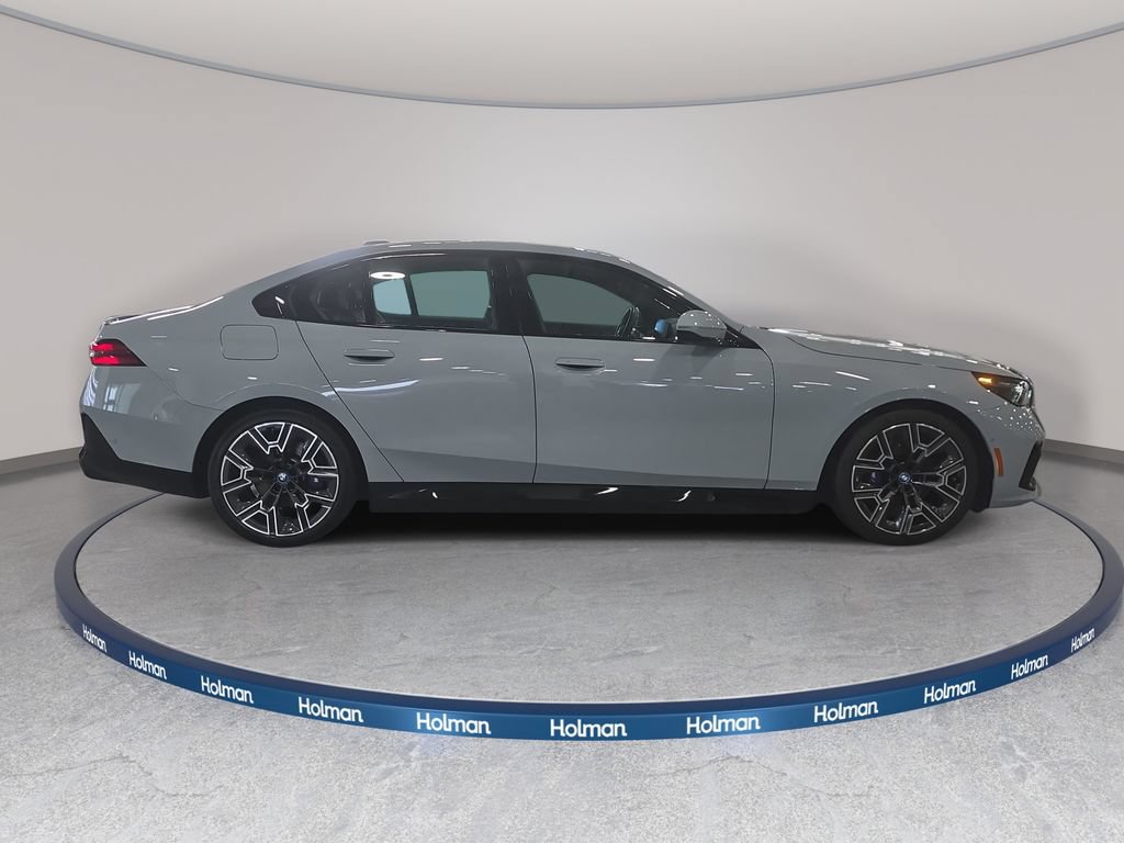 Used 2024 BMW i5 eDrive40i w/ M Sport Package RWD image 4
