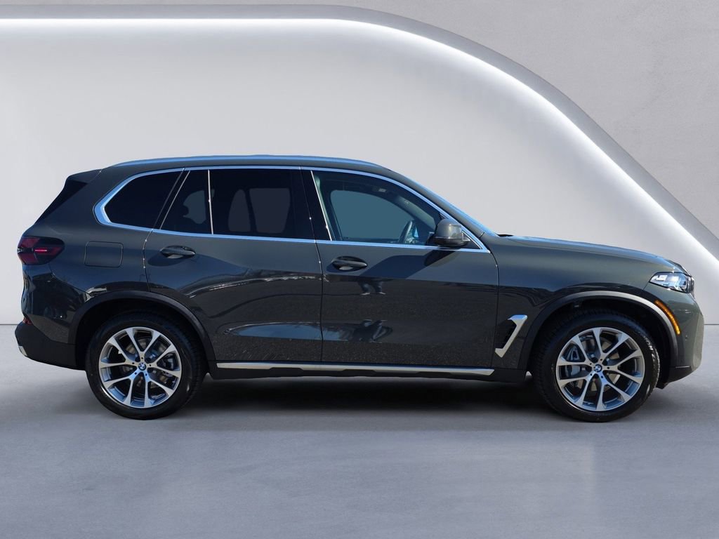 New 2026 BMW X5 xDrive40i image 3