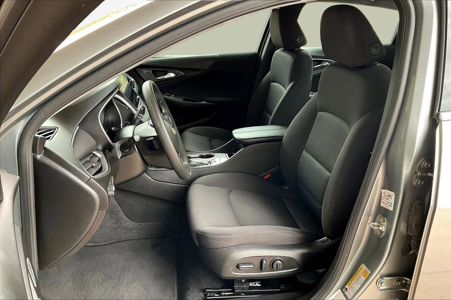 Used 2024 Chevrolet Malibu LT image 20